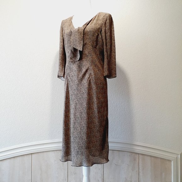 Isabella Bird Midi Dress - Picture 2 of 13